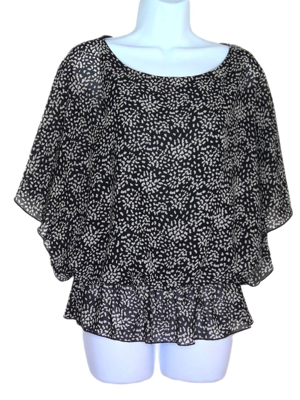Julie's Closet Top Flowy Black & White Dotted Peplum Ruffle Bottom EUC Sz S